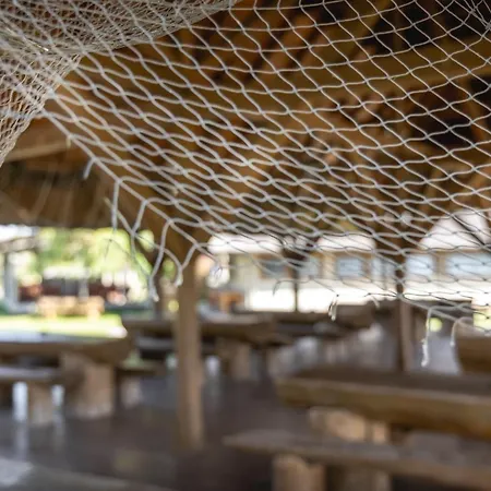 Dolphin Campingplatz 3*